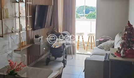 Apartamento à venda, 3 quartos, 1 suíte, 2 vagas, Umuarama - Uberlândia/MG