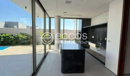 Casa em condomínio à venda, 5 quartos, 5 suítes, 4 vagas, Jardim Sul - Uberlândia/MG