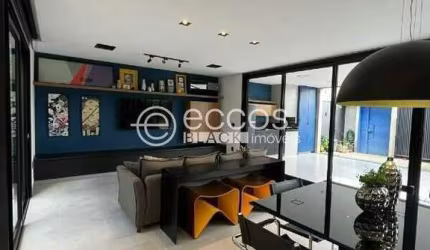 Casa à venda, 3 quartos, 1 suíte, 3 vagas, Aclimação - Uberlândia/MG