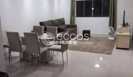 Casa à venda, 3 quartos, 1 suíte, 3 vagas, Jardim Patrícia - Uberlândia/MG