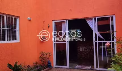 Casa à venda, 2 quartos, 2 suítes, 1 vaga, São Judas Tadeu - ARAGUARI/MG
