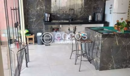 Casa à venda, 3 quartos, 1 suíte, 2 vagas, Maravilha - Uberlândia/MG