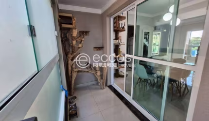 Cobertura à venda, 3 quartos, 1 suíte, 1 vaga, Santa Mônica - Uberlândia/MG