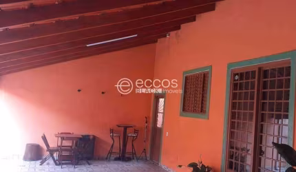Casa à venda, 4 quartos, 1 suíte, 4 vagas, Granada - Uberlândia/MG