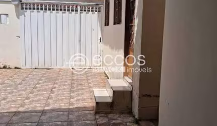 Casa à venda, 5 quartos, 1 suíte, 5 vagas, Tubalina - Uberlândia/MG