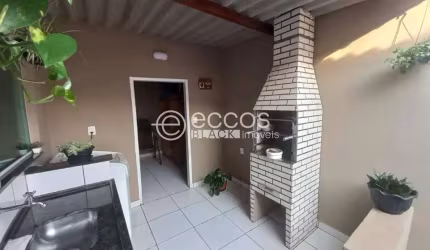 Casa à venda, 5 quartos, 1 suíte, Tibery - Uberlândia/MG