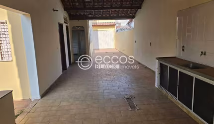 Casa à venda, 3 quartos, 2 suítes, 2 vagas, Santa Mônica - Uberlândia/MG