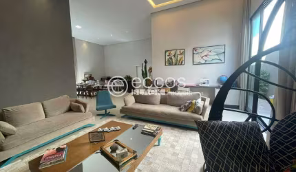 Casa em condomínio para aluguel, 3 quartos, 3 suítes, 4 vagas, Jardim Sul - Uberlândia/MG