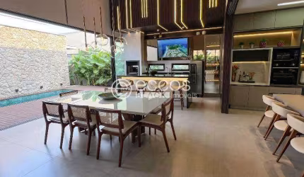 Casa em condomínio à venda, 3 quartos, 3 suítes, 2 vagas, Nova Uberlândia - Uberlândia/MG