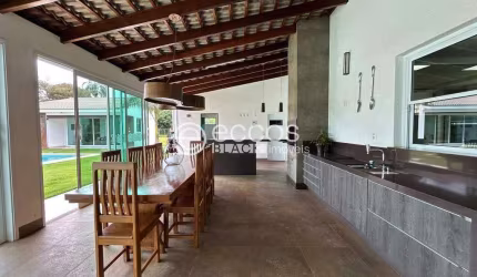 Casa em condomínio à venda, 4 quartos, 3 suítes, 8 vagas, Morada do Sol - Uberlândia/MG