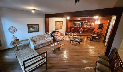 Casa à venda, 4 quartos, 4 suítes, 6 vagas, Mercês - UBERABA/MG