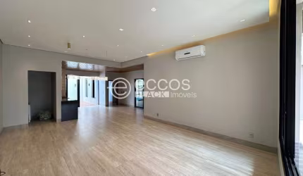 Casa à venda, 3 quartos, 3 suítes, 2 vagas, Estância dos Ipês - UBERABA/MG