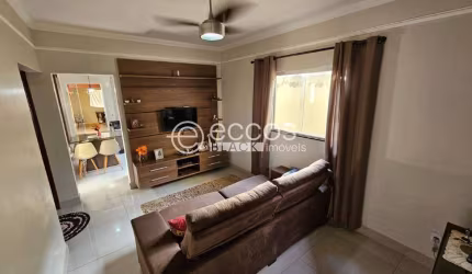 Casa à venda, 2 quartos, 2 vagas, Residencial Morumbi - UBERABA/MG