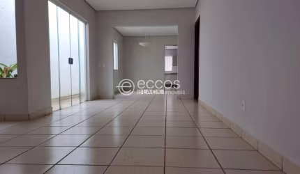 Casa para aluguel, 3 quartos, 3 suítes, 3 vagas, Jardim Karaíba - Uberlândia/MG