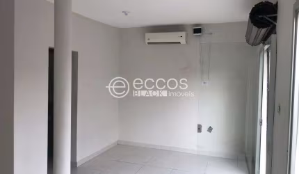 Imóvel Comercial à venda, 3 quartos, 1 vaga, Planalto - Uberlândia/MG