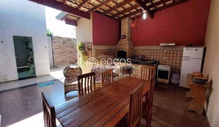 Casa à venda, 3 quartos, 3 suítes, 3 vagas, Jardim Holanda - Uberlândia/MG