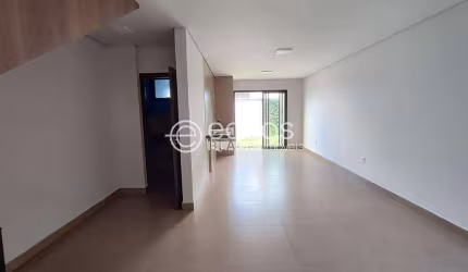Casa para aluguel, 3 quartos, 1 suíte, 1 vaga, Aclimação - Uberlândia/MG