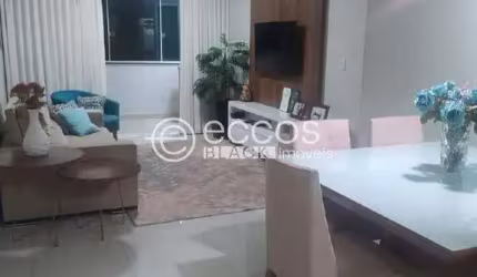 Apartamento à venda, 3 quartos, 1 suíte, Santa Mônica - Uberlândia/MG