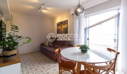 Apartamento à venda, 3 quartos, 1 suíte, 2 vagas, Santa Mônica - Uberlândia/MG