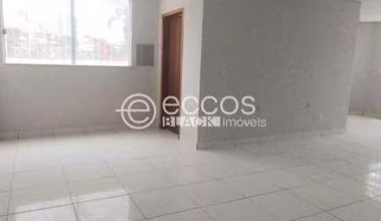 Imóvel Comercial para aluguel, 6 vagas, Vigilato Pereira - Uberlândia/MG