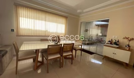Casa à venda, 3 quartos, 1 suíte, 3 vagas, Jardim Europa - Uberlândia/MG