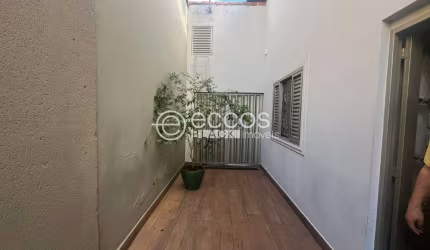 Casa à venda, 3 quartos, 1 suíte, 3 vagas, Presidente Roosevelt - Uberlândia/MG