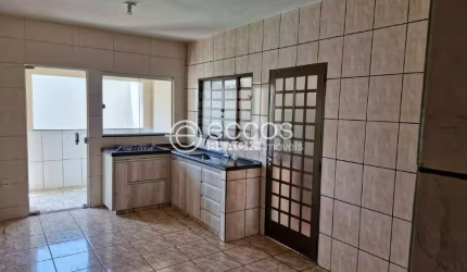 Casa à venda, 3 quartos, 1 suíte, 2 vagas, Nova Uberlândia - Uberlândia/MG