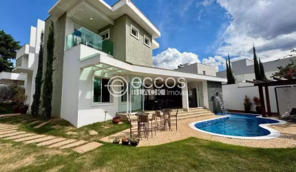 Casa à venda, 5 quartos, 3 suítes, 5 vagas, Jardim Karaíba - Uberlândia/MG