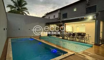 Casa à venda, 3 quartos, 1 suíte, 2 vagas, Jardim Patrícia - Uberlândia/MG