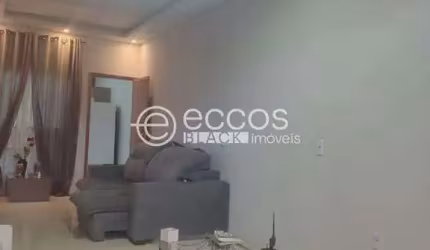 Casa em condomínio à venda, 2 quartos, 2 vagas, Independência - ARAGUARI/MG
