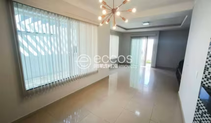 Casa à venda, 3 quartos, 1 suíte, 3 vagas, Alto Umuarama - Uberlândia/MG