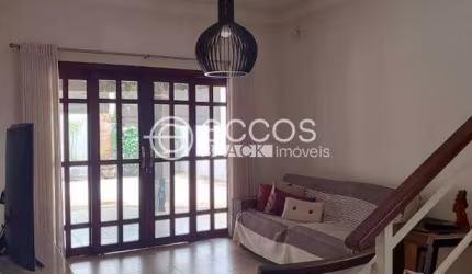 Casa à venda, 3 quartos, 1 suíte, 2 vagas, Industrial - ARAGUARI/MG