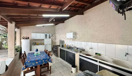 Casa à venda, 3 quartos, 1 suíte, 2 vagas, Residencial Estados Unidos - UBERABA/MG
