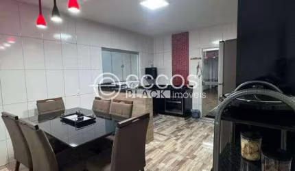 Casa à venda, 3 quartos, 1 suíte, 3 vagas, São Jorge - Uberlândia/MG