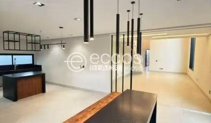 Casa em condomínio à venda, 3 quartos, 3 suítes, 2 vagas, Laranjeiras - Uberlândia/MG