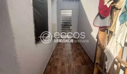 Casa à venda, 5 quartos, 1 suíte, 2 vagas, Osvaldo Rezende - Uberlândia/MG