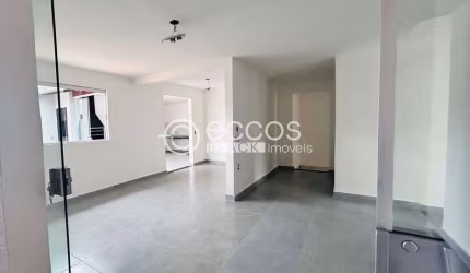 Casa à venda, 3 quartos, 1 suíte, 2 vagas, Santa Mônica - Uberlândia/MG