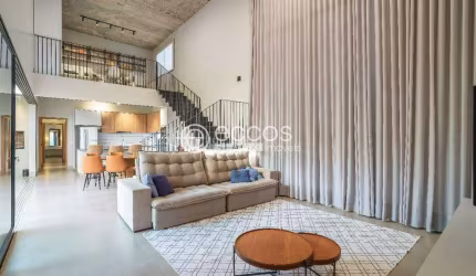 Casa em condomínio à venda, 3 quartos, 1 suíte, 2 vagas, Novo Mundo - Uberlândia/MG