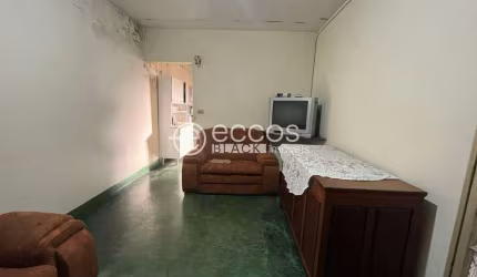 Casa à venda, 4 quartos, 1 suíte, 3 vagas, Tibery - Uberlândia/MG