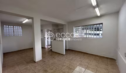 Casa à venda, 3 quartos, 1 suíte, Martins - Uberlândia/MG