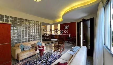 Casa à venda, 4 quartos, 2 suítes, 4 vagas, Belvedere - Belo Horizonte/MG
