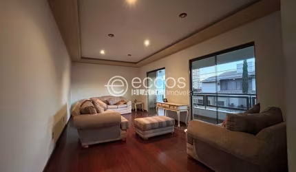 Casa à venda, 3 quartos, 1 suíte, 2 vagas, Tabajaras - Uberlândia/MG