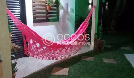 Casa à venda, 2 quartos, 1 suíte, 4 vagas, Parque das Américas - Uberlândia/MG