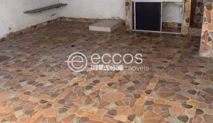 Casa para aluguel, 3 quartos, 1 suíte, 2 vagas, Nossa Senhora Aparecida - Uberlândia/MG