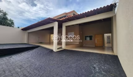 Casa para aluguel, 4 quartos, 1 suíte, 5 vagas, Tibery - Uberlândia/MG