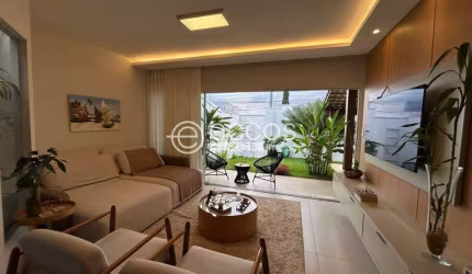 Casa à venda, 3 quartos, 1 suíte, 2 vagas, Granada - Uberlândia/MG
