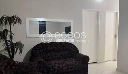 Casa à venda, 3 quartos, 1 suíte, 6 vagas, Morumbi - Uberlândia/MG