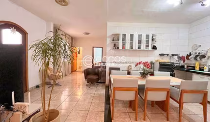 Casa à venda, 5 quartos, 1 suíte, BURITIS - Belo Horizonte/MG
