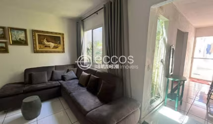 Casa em condomínio à venda, 3 quartos, 2 suítes, 2 vagas, Aclimação - Uberlândia/MG