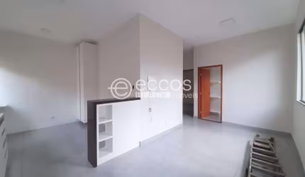 Casa em condomínio para aluguel, 2 quartos, 1 suíte, 2 vagas, Shopping Park - Uberlândia/MG
